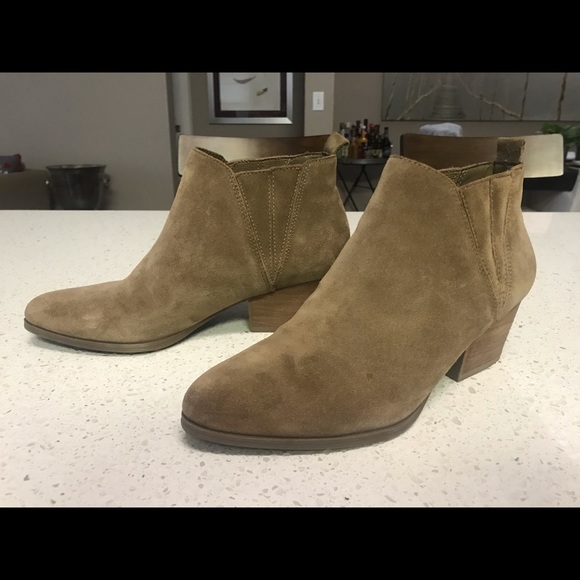 Beautiful Crown Vintage Ankle Boots - Picture 3 of 4